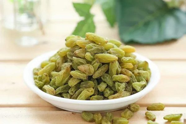 Various uses of green sultanas in cooking Various uses of green sultanas in cooking