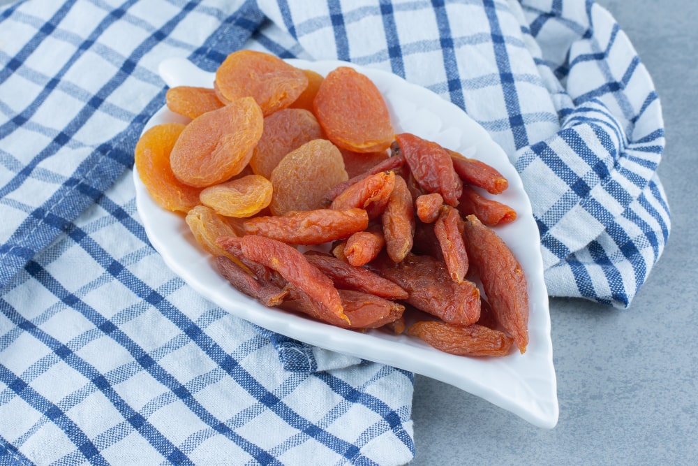Dried apricot chutney
