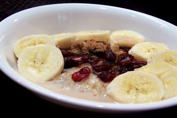 Oatmeal with raisins