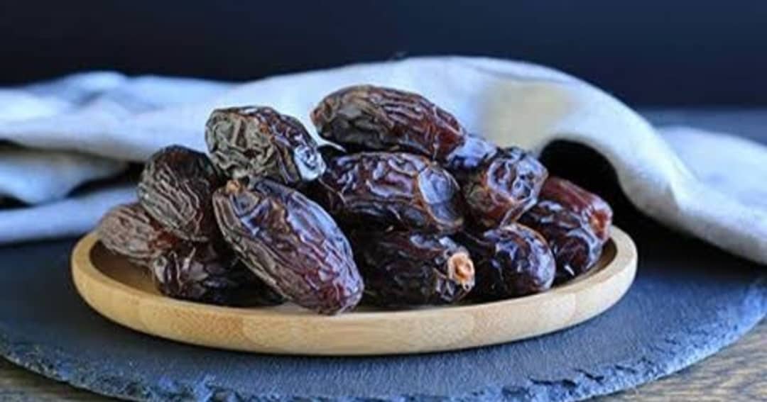 فوائد البلح الأسود