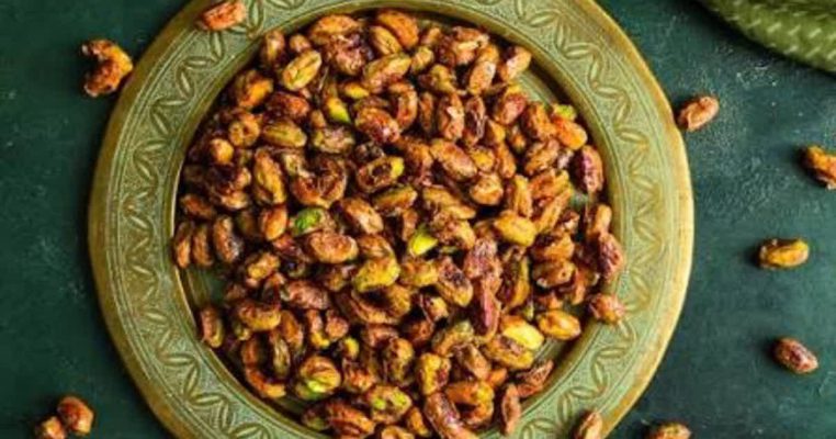 تحميص الفستق بالزعفران