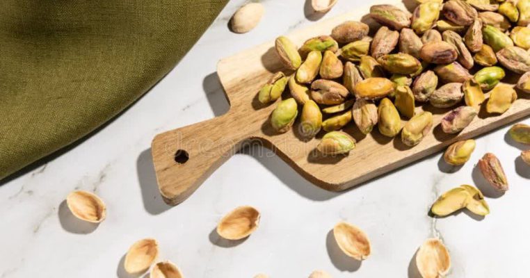 تقشير الفستق